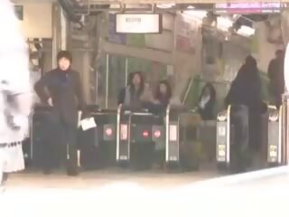 Tokyo treni vajzat